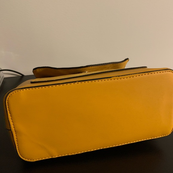 Handbag - Picture 5 of 6